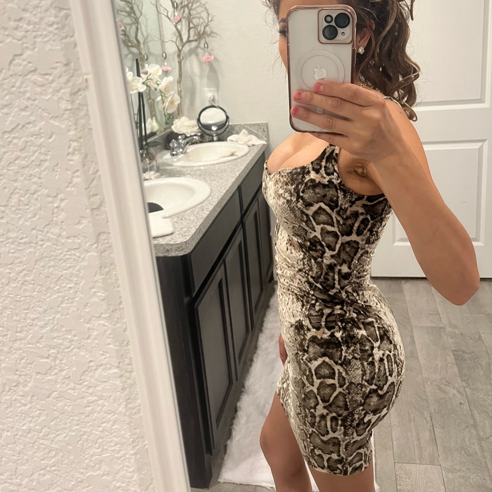 Small leopard dress